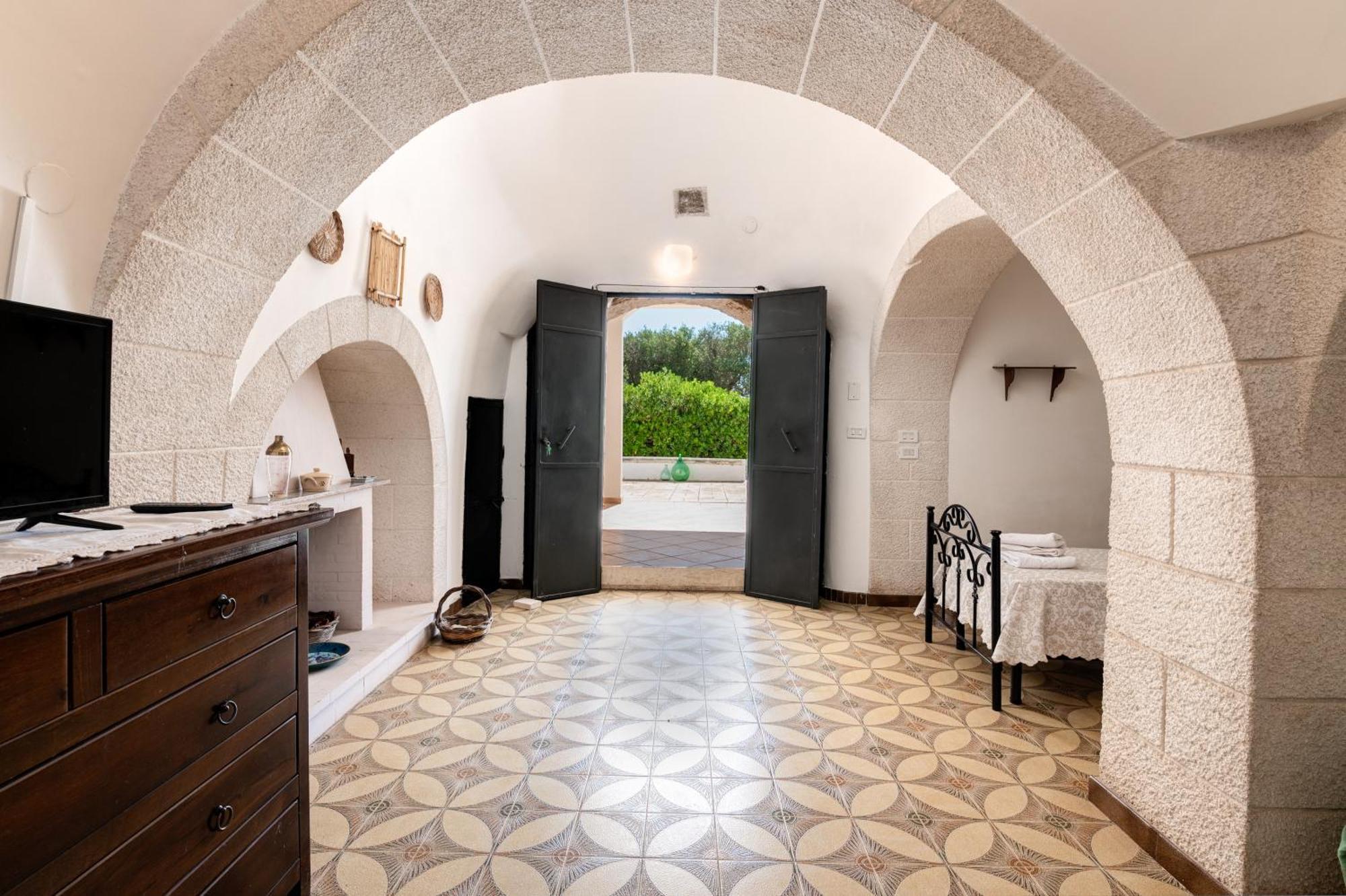 Вилла Trullo La Quercia Остуни Экстерьер фото