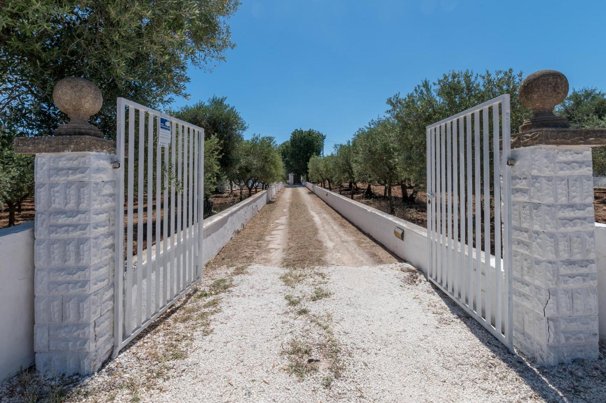 Вилла Trullo La Quercia Остуни Экстерьер фото