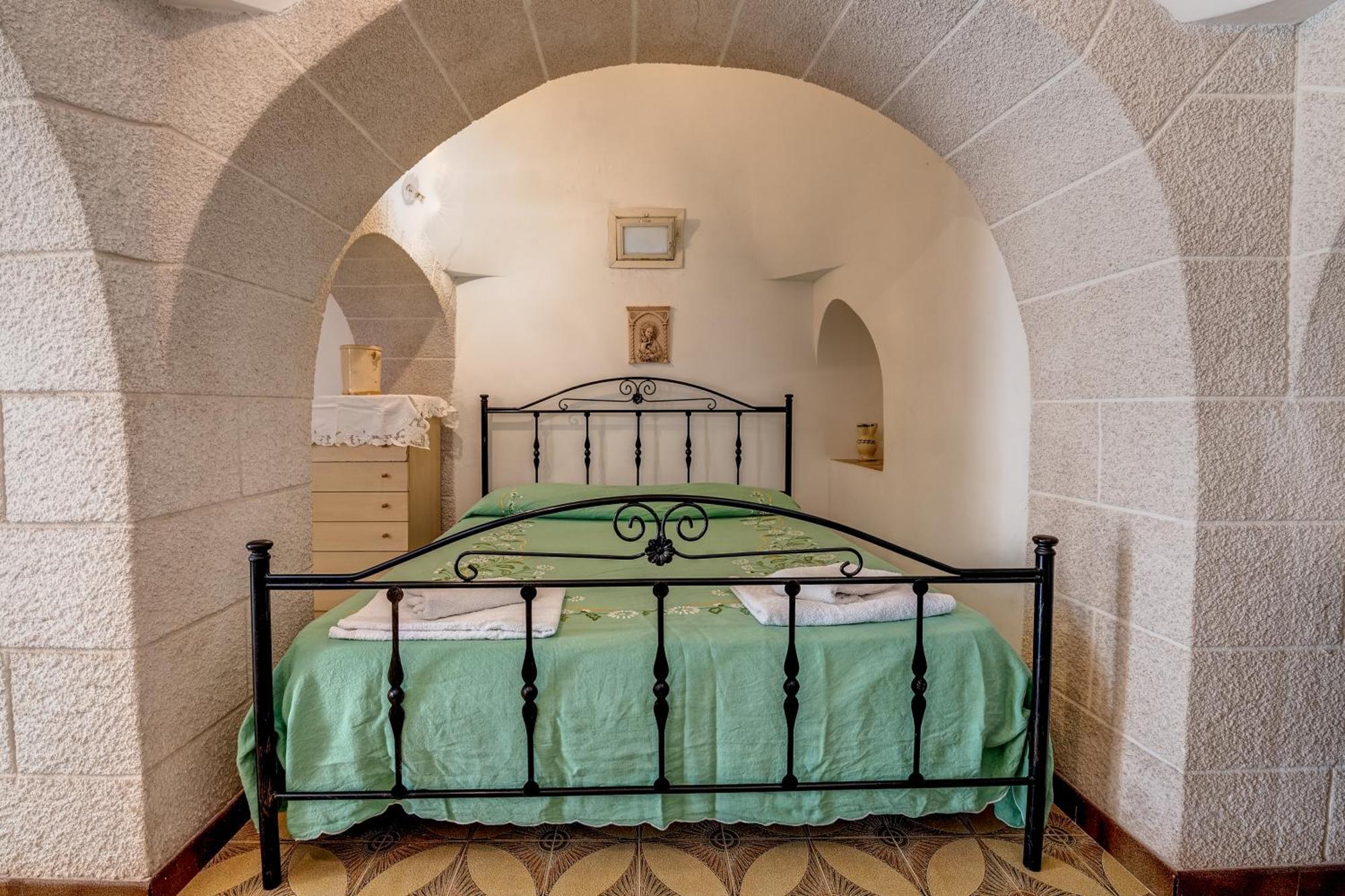 Вилла Trullo La Quercia Остуни Экстерьер фото